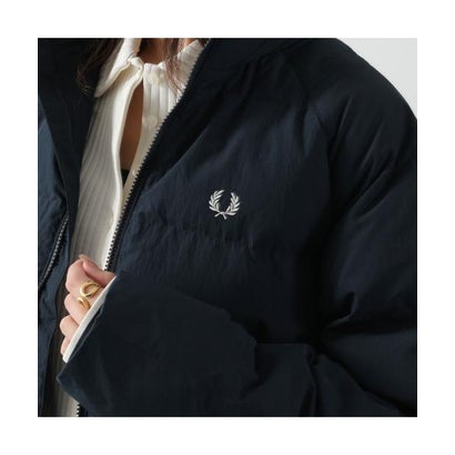 FRED PERRY 中綿ジャケット Raglan Sleeve Padded Jacket J3104 （608/NAVY/ネイビー）｜詳細画像