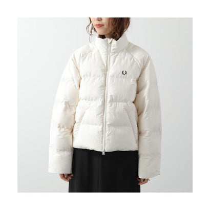 FRED PERRY 中綿ジャケット Raglan Sleeve Padded Jacket J3104 （560/ECRU/オフホワイト）｜詳細画像