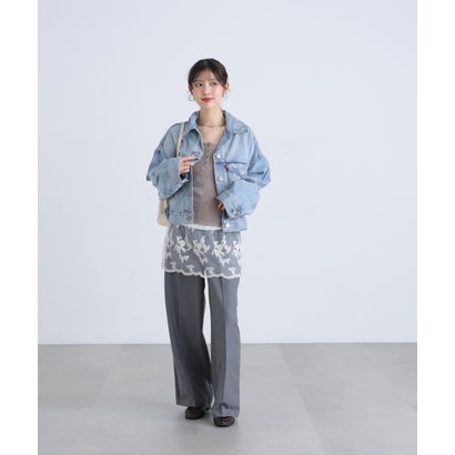 〈LEVIS〉LOOSE CROP TRUCKER （ブルー1）｜詳細画像
