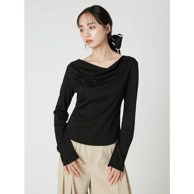 チェーン付きドレープカットソー （BLK）
