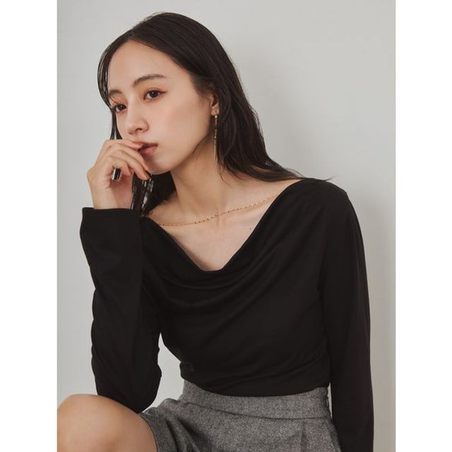 チェーン付きドレープカットソー （BLK）