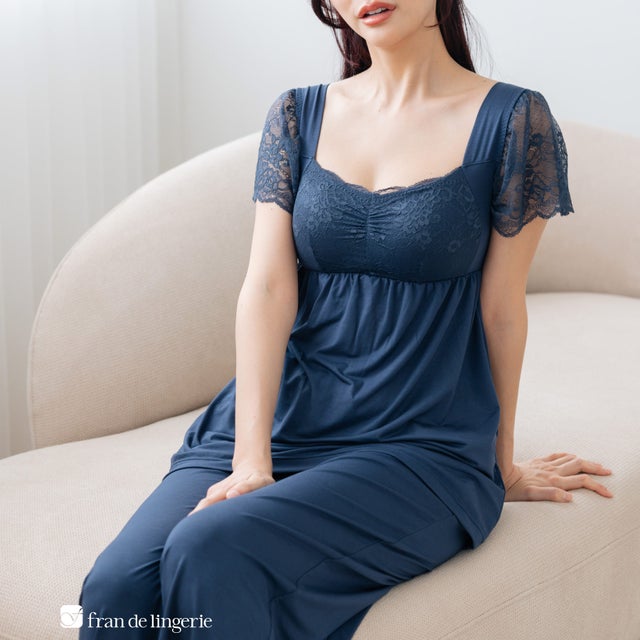 餅田コシヒカリさんとコラボレート☆ナイトブラ付きルームウェア『LuNight（ルナイト）』ナイトブラ付き半そでチュニック 「ルナイト Tシャツ」 ナイトブラ付きレース袖Tシャツ （ネイビー）