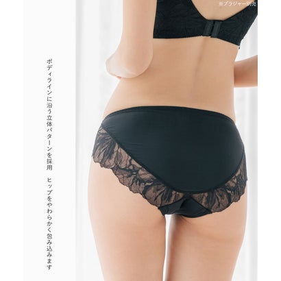リュクスが寄り添うGRACE soin Luminousヒップに心地よくフィットする立体パターンのノーマルショーツ  「 グレースソワンルミナス ショーツ」 ショーツ【返品不可商品】 （ゴールド）｜詳細画像
