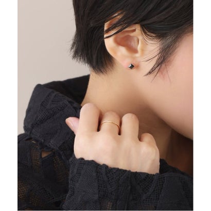 リラ Lilas 《予約》オニキスピラミッドモチーフ4mmピアス K10（両耳） （ゴールド）｜詳細画像