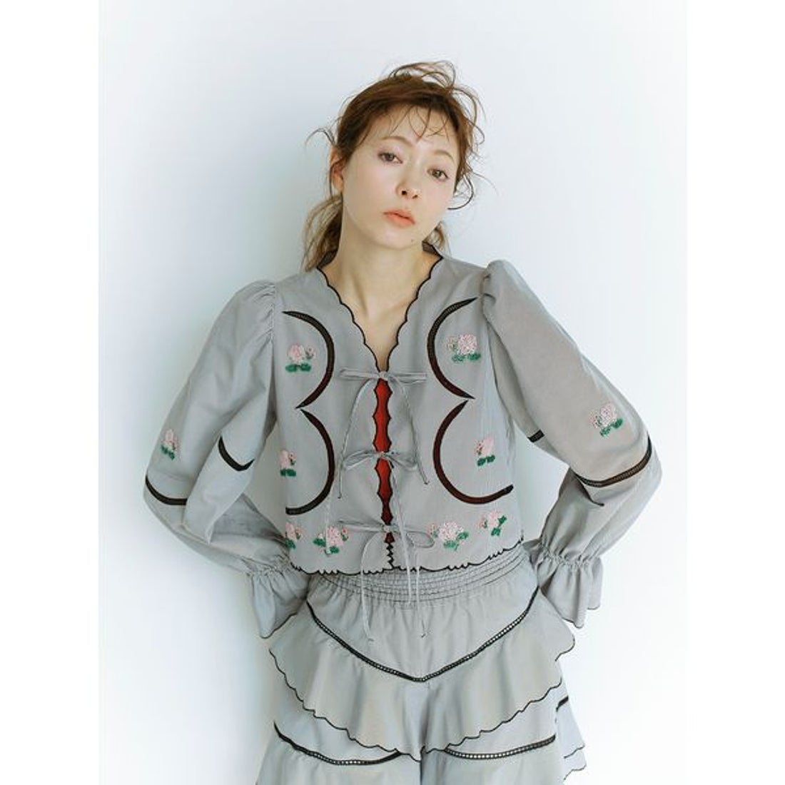 ファーファー FURFUR ビーズ刺繍スカラップブラウス （WHT） -靴 