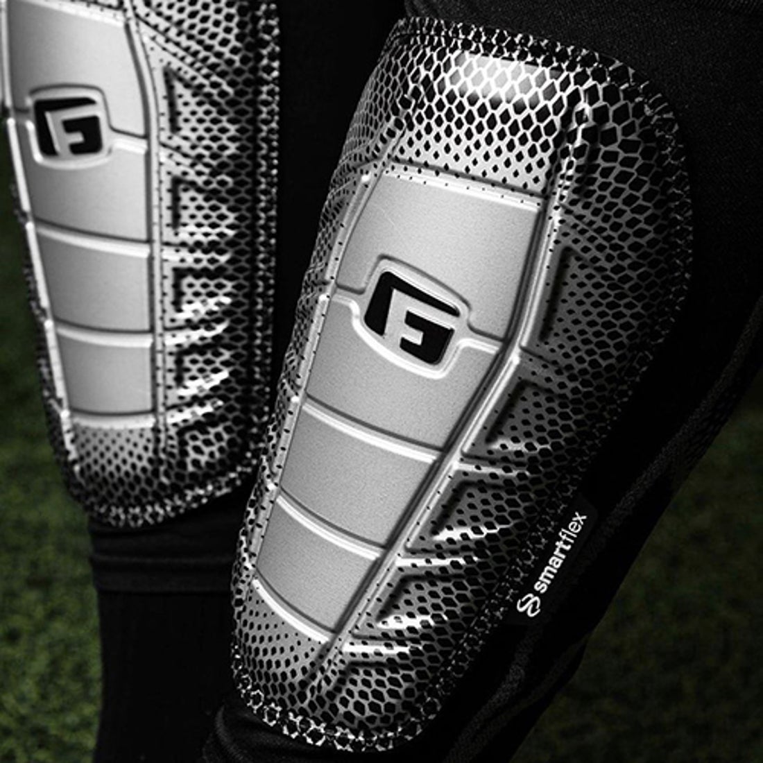 G-FORM Pro-S Elite 2 シンガード(ブラック) SP1455013 Black/Silver サッカーグッズ  -サッカーショップ【SWS】