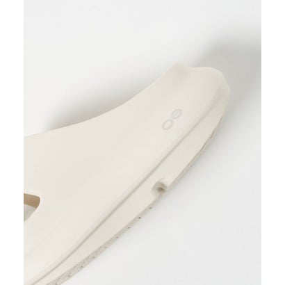 ＜OOFOS＞OOyea サンダル （OFF WHITE）｜詳細画像