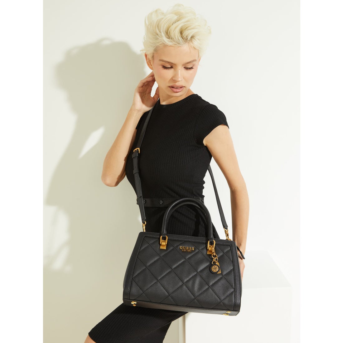 ゲス GUESS ABEY Elite Girlfriend Satchel （BLA） -waja bazar 