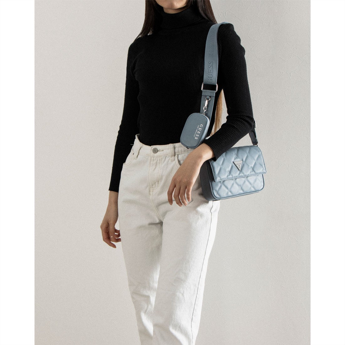 ゲス GUESS COLTON Mini Crossbody Flap （DEN） -ファッション通販 