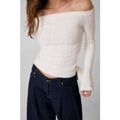 ゲス GUESS GUESS JEANS Off-Shoulder Cable Sweater （G293）｜詳細画像