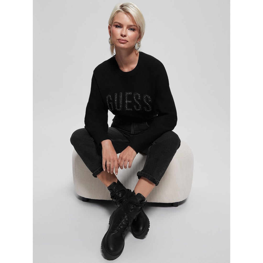 ゲス GUESS Estelle Logo Sweater（JBLK） -ファッション通販 FASHION ...