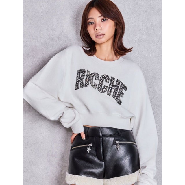 RICCHE bijouショートスウェットトップス （オフホワイト）