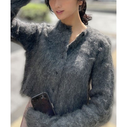 ヒューマンセカンドオケージョン Human 2nd Occasion フェザーシャギーショート丈クルーネックカーディガン （チャコールグレー）｜詳細画像