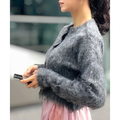ヒューマンセカンドオケージョン Human 2nd Occasion フェザーシャギーショート丈クルーネックカーディガン （チャコールグレー）｜詳細画像