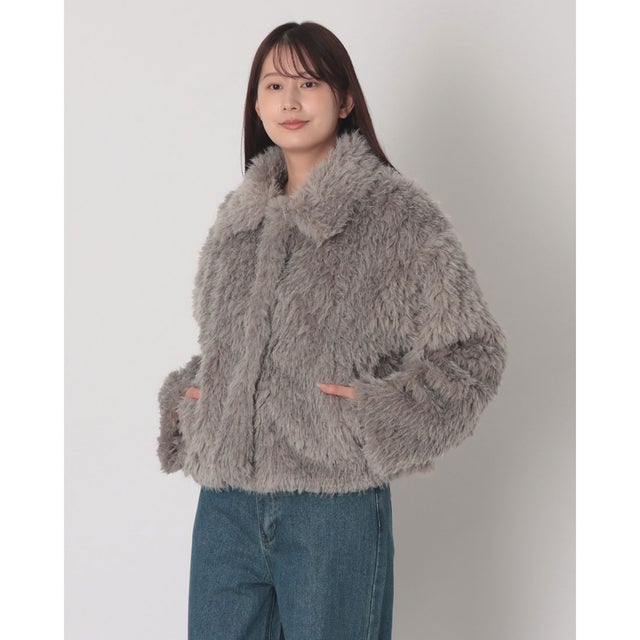 ふわふわの毛足が目を惹くファーブルゾン （グレー）