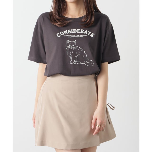 アニマルプリントTシャツ トップス Tシャツ 半袖Tシャツ カットソー 半袖 接触冷感 ハニさら UVカット プリント ロゴ ネコ柄 レディース （スミクロ）