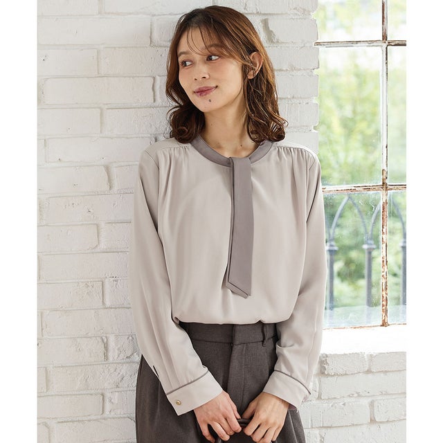 【褒められ】裏起毛ボウタイブラウス 【WEB限定】トップス ブラウス 長袖 ハニぽか あったか 大きいサイズ オフィス きれいめ ボウタイ レディース （ピンクグレー）