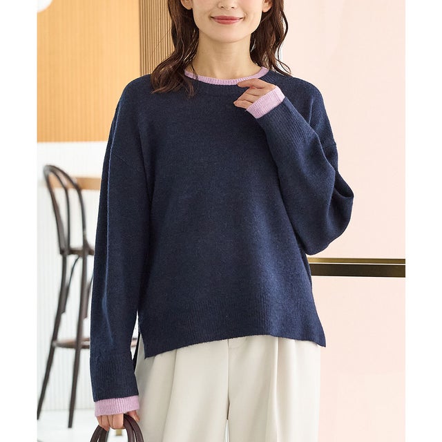 軽ふわっ配色ニット トップス ニット セーター 長袖 軽ふわっニット 再生ポリエステル クルーネック ウール混 配色 無地 スリット レディース （ネイビー）