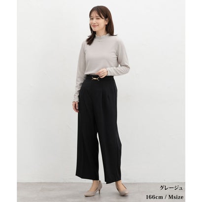 ビジュー付ハイネックトップス トップス カットソー 長袖 オフィス きれいめ ハイネック ビジュー付き ストレッチ ジャカード編み レディース （グレージュ）｜詳細画像