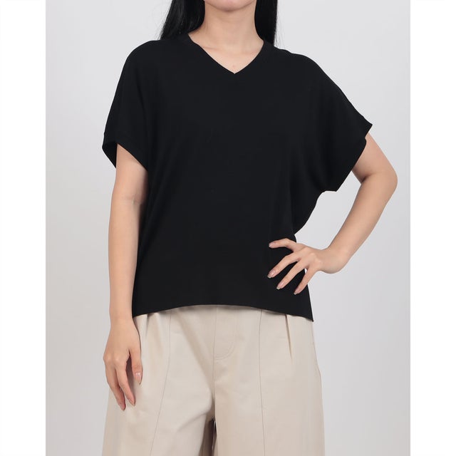 接触冷感 Vフレンチドルマンニット （BLACK）