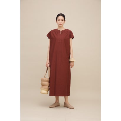 製品染めバックサテンワンピース （ワイン）｜詳細画像