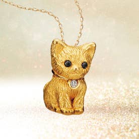 〈純金の子猫〉ダイヤモンド入り24金製宝飾ペンダント （ゴールド）