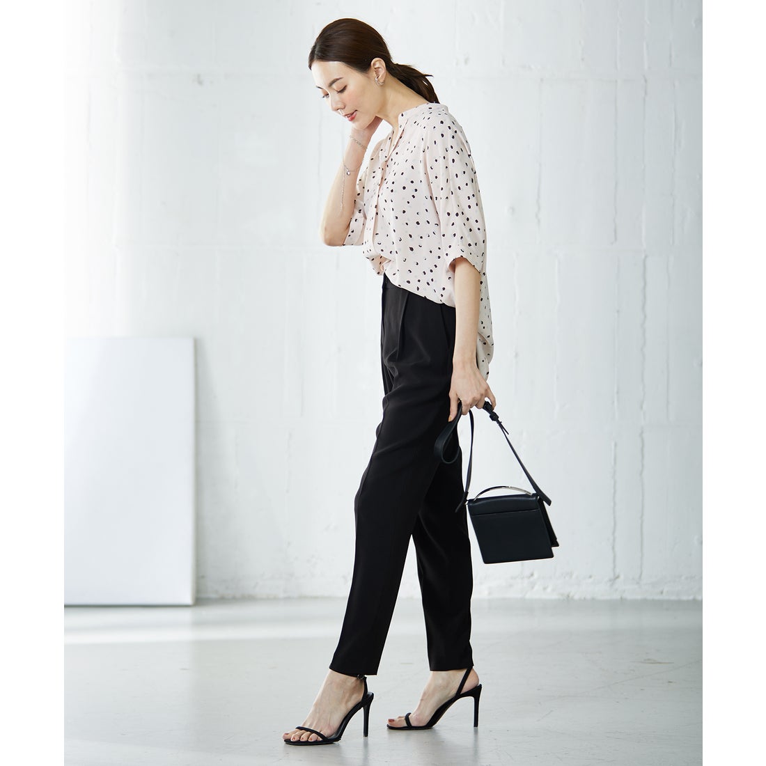 ICB 【WEB限定カラーあり・洗える】Back Satin Amunzen キーネック 