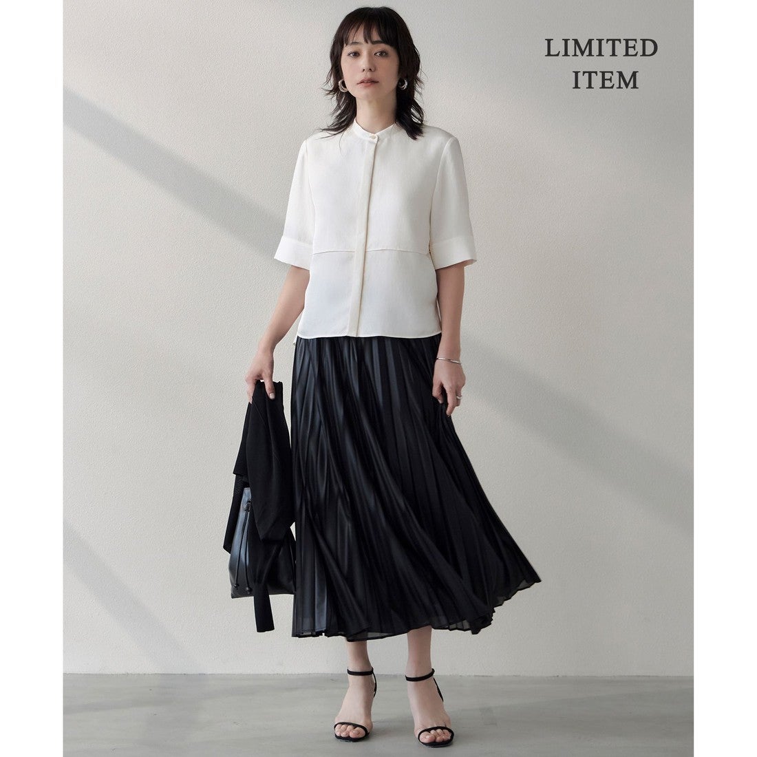 ICB 【WEB限定・洗える】 シルキーツイル クロップドシャツ （オフ 