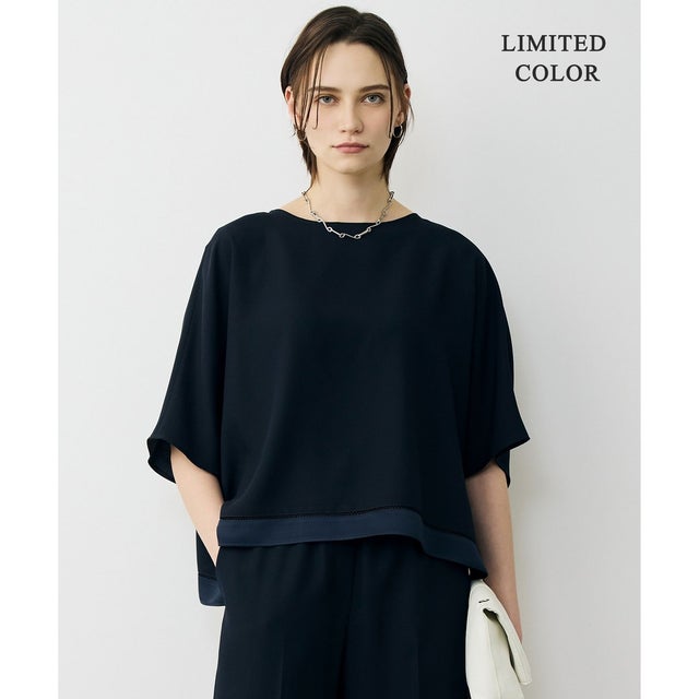 【WEB限定カラーあり】 FluidBackSatin クロップドブラウス （ネイビー［WEB限定］）