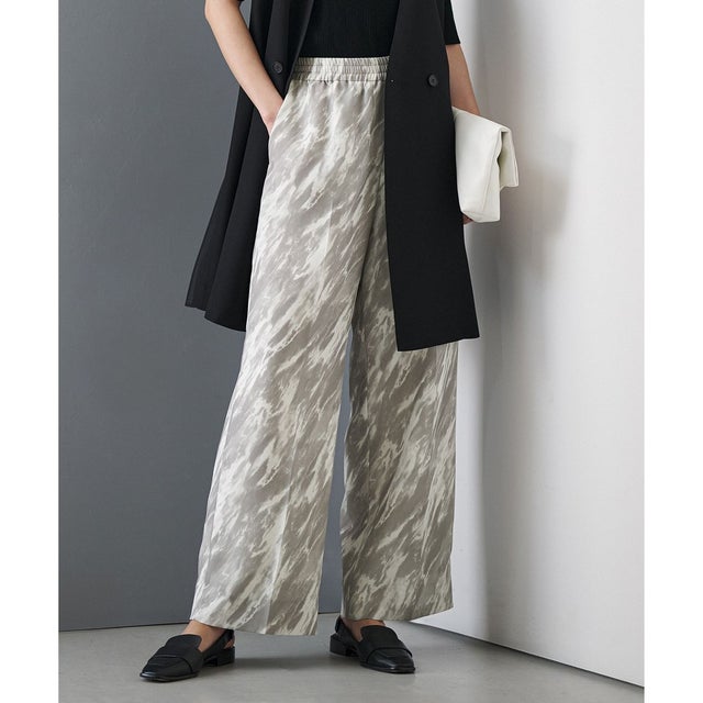 【WEB限定カラーあり】FluidBackSatin ワイドパンツ （マーブル調プリント［総裏］）