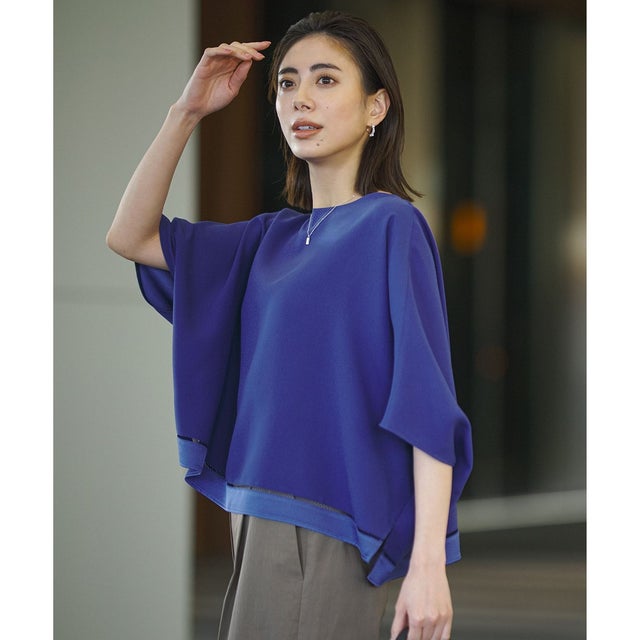 【WEB限定カラーあり】 FluidBackSatin クロップドブラウス （ロイヤルブルー）