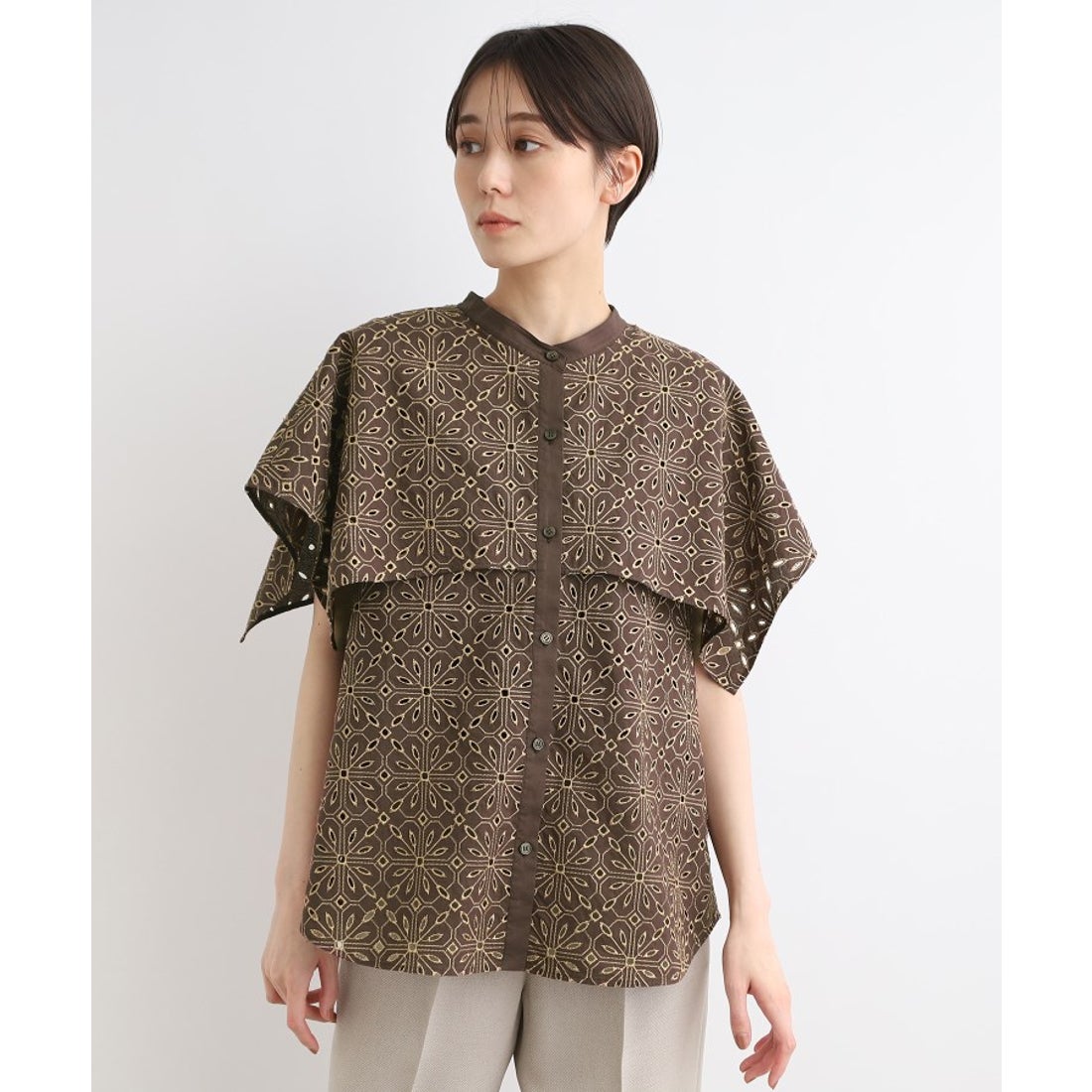 インディヴィ INDIVI 【洗える】ケープ風カットワークブラウス 