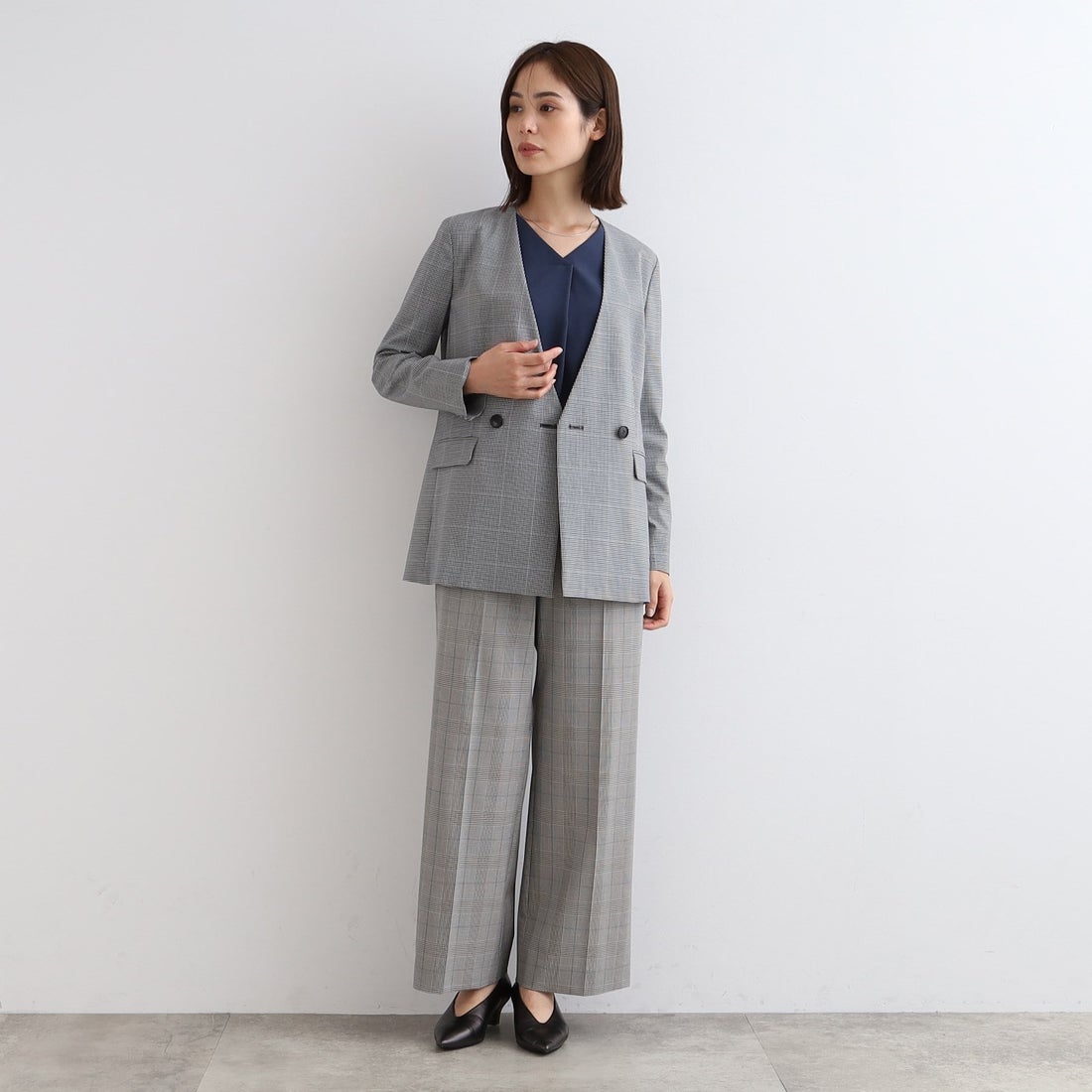 インディヴィ INDIVI 【通勤に最適／Vネック】タックデザインブラウス 