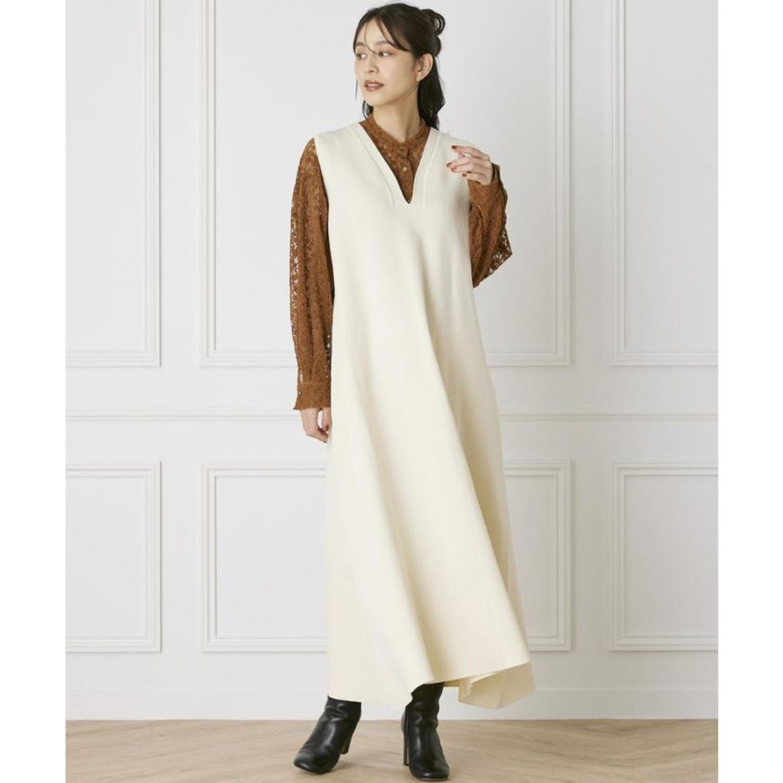 イネド INED 《INED CLARO》ディープVネックニットワンピース 
