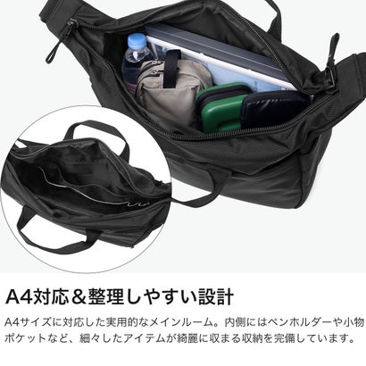インケース Incase 日本正規品 ショルダーバッグ メンズ レディース ブランド 軽量 軽い 撥水 PC収納 斜めがけ 肩掛け 手持ち 横型ショルダー 通勤 ロゴ おしゃれ Grid Shoulder Bag 15L （ブラック）｜詳細画像