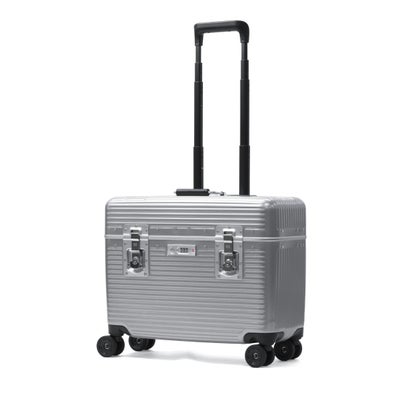 正規品2年保証 スーツケース innovator TSAロック ロータリーロック ストッパー フレームタイプ ポーチ PC 出張 30L Pilot Series Pilot Size IP-102 （ヘアラインシルバー）｜詳細画像