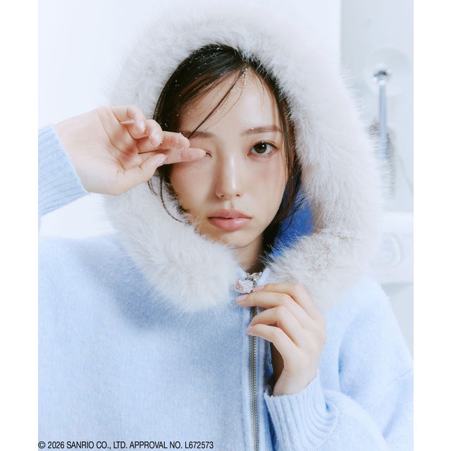 ＜HELLO KITTYコラボ＞フェイクファー付きフーデイー （ブルー）