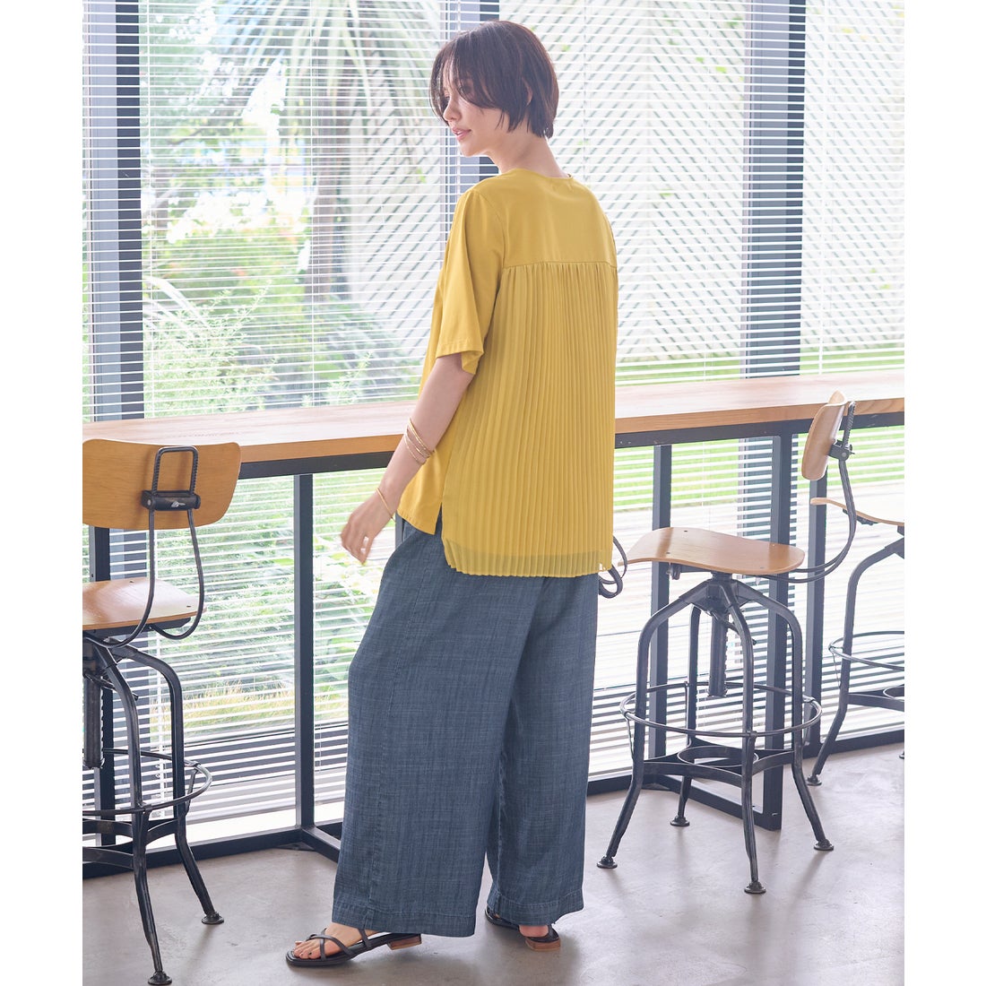 自由区 L 【洗える】シアーコンビバックプリーツ カットソー 