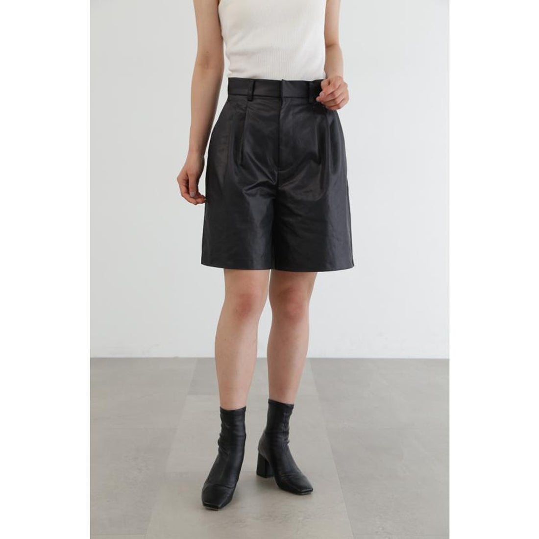 ジル スチュアート JILL STUART ◇チンツサテン2タックショートパンツ