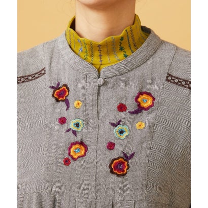 フラワー刺繍ヘリンボーンプルオーバーブラウス （ダークグレー）｜詳細画像
