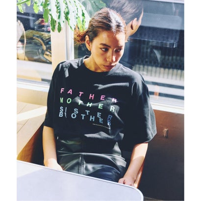 《予約》FATHER MOTHER SISTER BROTHER / ファザーマザーシスターブラザー Tシャツ （ブラック）｜詳細画像