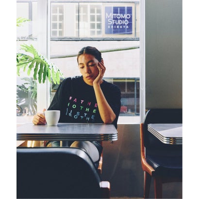 《予約》FATHER MOTHER SISTER BROTHER / ファザーマザーシスターブラザー Tシャツ （ホワイト）｜詳細画像