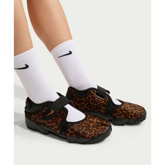 【NIKE/ナイキ】AIR RIFT：スニーカー （キャメル）