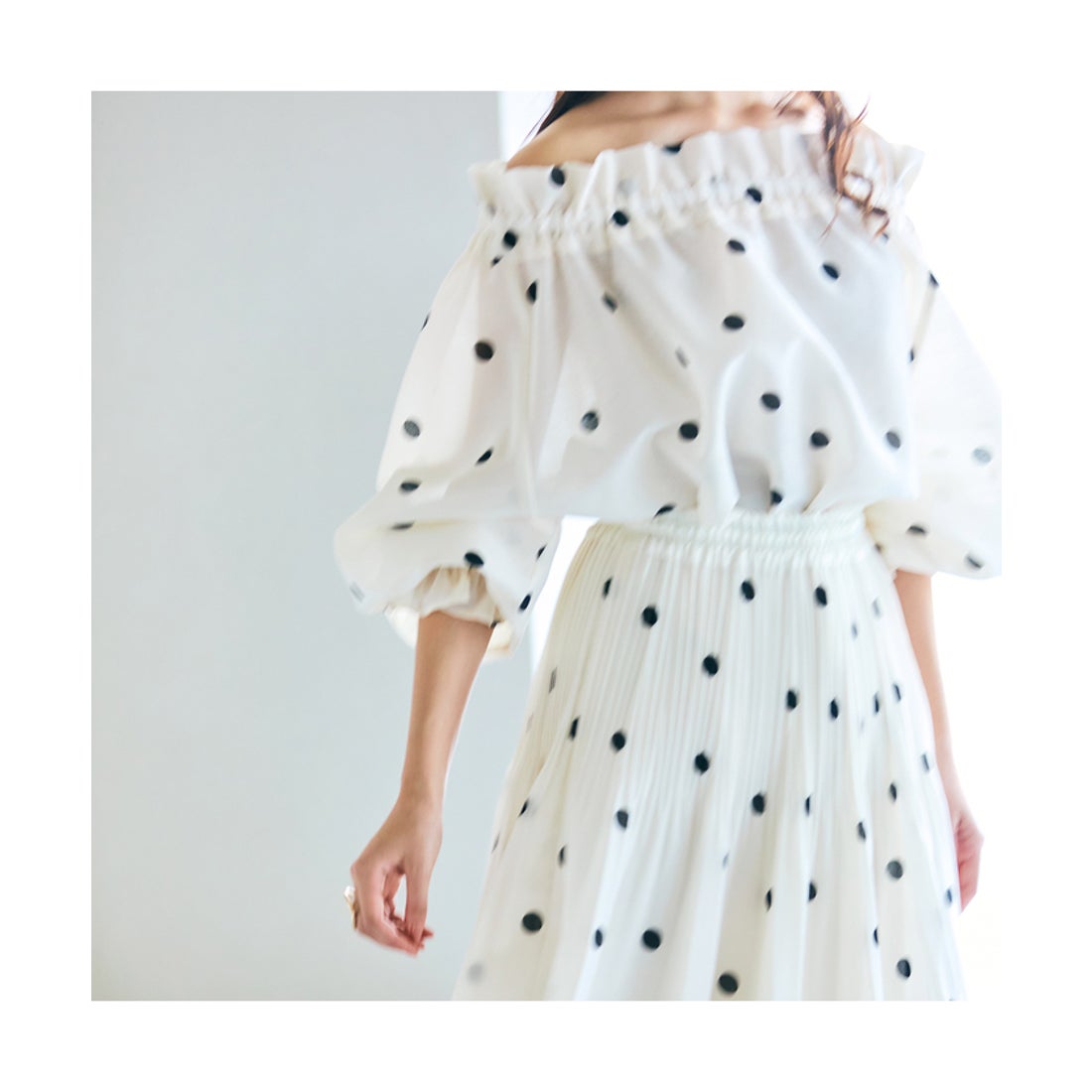 オーディア ミューズ Audie a Muses ドットボリュームスリーブブラウス