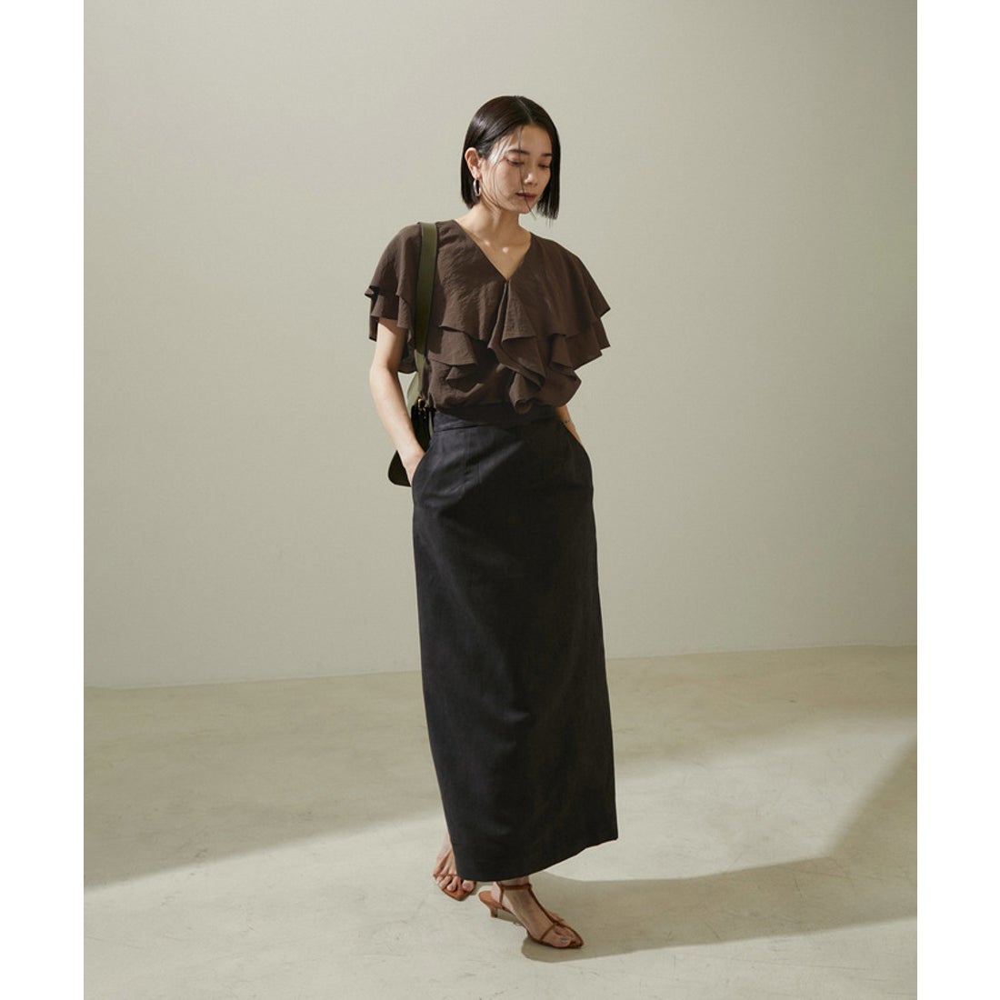 サロン アダム エ ロペ SALON adam et rope' ラッフルカラーフレア