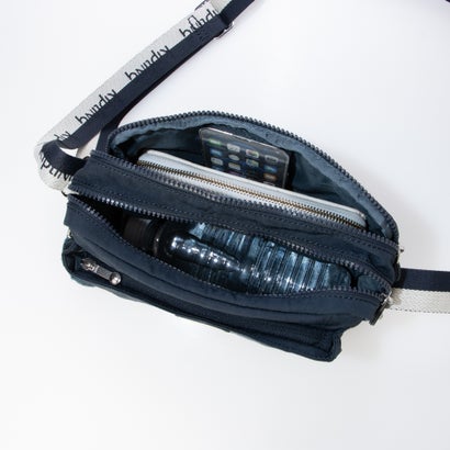 ABANU M クロスボディバッグ （Noir BW Kipling）｜詳細画像