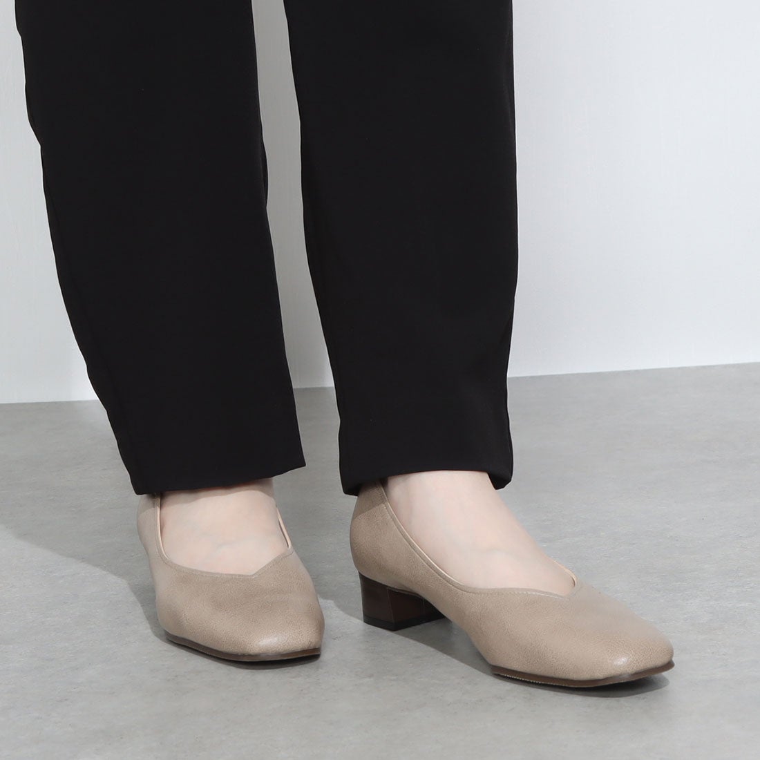 キビラ KiBERA サステイナブルソフトスクエアローヒールパンプス （IVORY） -靴＆ファッション通販 ロコンド〜自宅で試着、気軽に返品