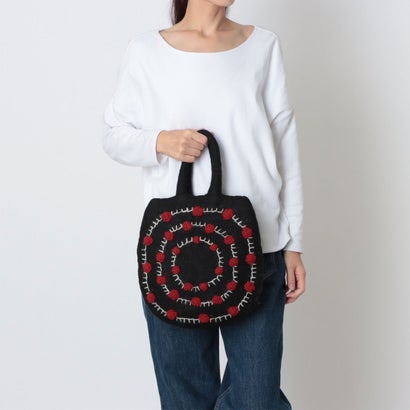 サークルドット刺繍卵型フェルトバッグ （ブラック）｜詳細画像