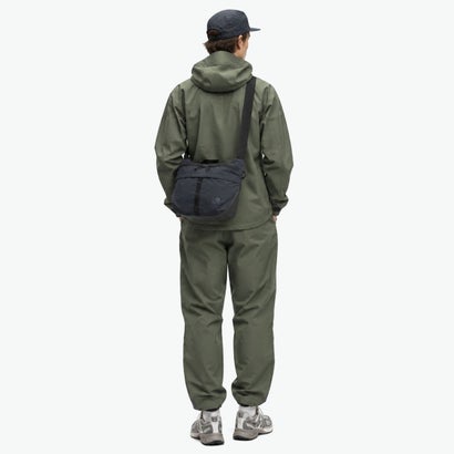 カリマー KARRIMOR ショルダーバッグ メンズ レディース 軽量 ブランド 斜めがけ 肩掛け おしゃれ ナイロン 横型 ラウンド型 シンプル カジュアル ロゴ 普段使い お出かけ relic shoulder 501298 （White）｜詳細画像