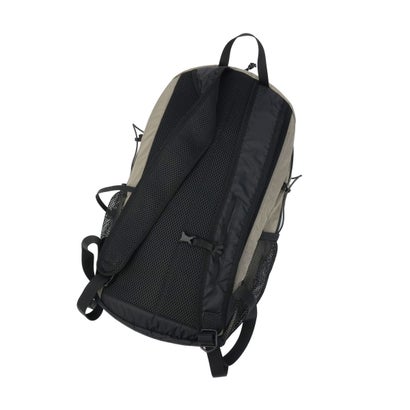 カリマー KARRIMOR リュック メンズ レディース バックパック ブランド おしゃれ 軽量 カジュアル アウトドア 登山 ハイキング コンパクト 小さめ スマート デイパック grab pack 20 501299 （White）｜詳細画像